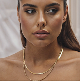 Retro Twist Necklace